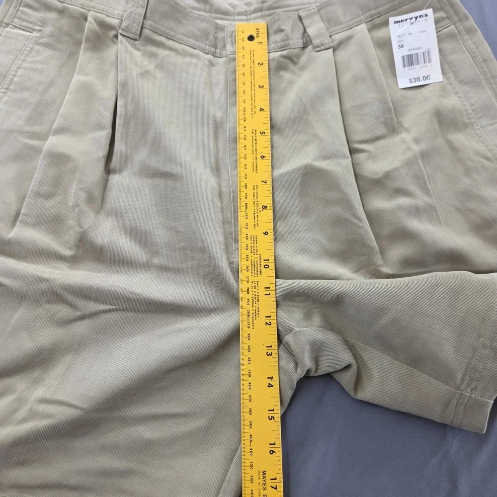 Linguine & Bob Mens 36 Beige Pleated Front Vintage Hong Kong Shorts